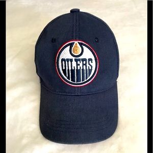 Oilers hat.